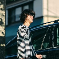 SOLAIZ-SLD-004-SMOKE-着用イメージ-透明感-抜け感スタイル