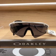 オークリー スタントデビル OO9525-0537 マットミスト プリズムグレー 実物画像