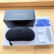 オークリー スタントデビル OO9525-0537 マットミスト プリズムグレー 付属品画像