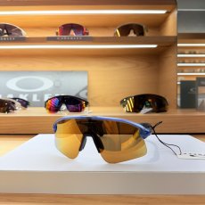 【即日発送/30%OFF】オークリー スタントデビル OO9517-0539 サングラス プリズム24K OAKLEY Stunt Devil 実物画像