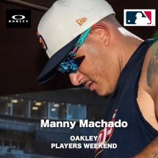 【限定カスタム】OAKLEY オークリー Radar EV Hearer マニー・マチャド着用モデル MLB Players Weekend サングラス Pacific Spacedust / Prizm Sapphire 着用画像