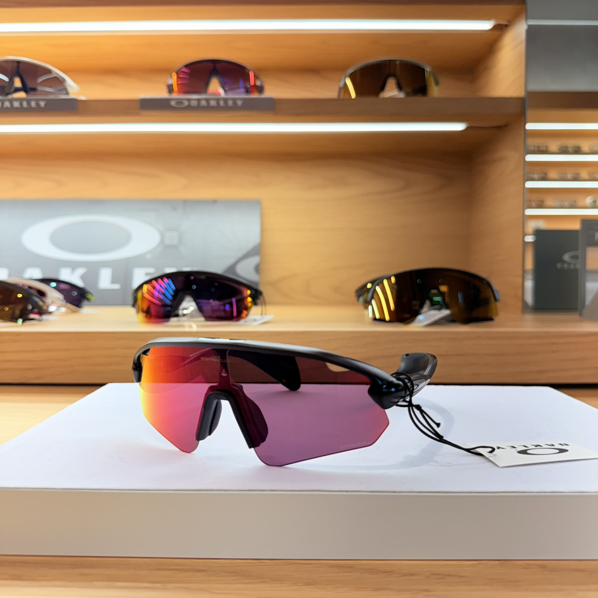 美品中古　正規品オークリー スタントデビル　プリズムルビーレンズ OAKLEY（オークリー） スタント デビル S oo9518-0236 ハイブリッジ